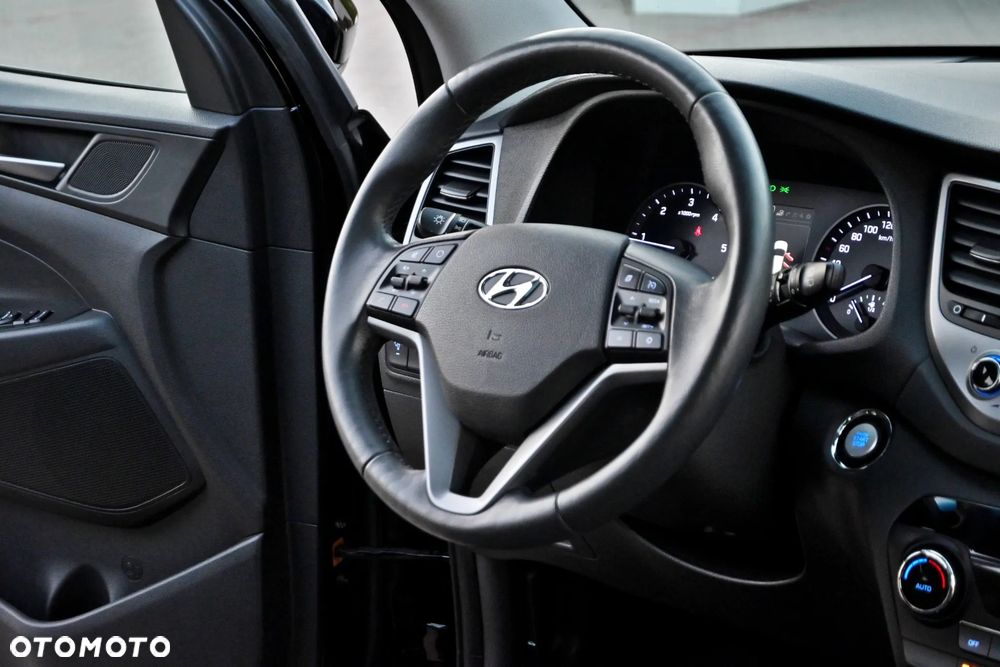 Hyundai Tucson 2.0 CRDI 4WD Automatik Premium - 23