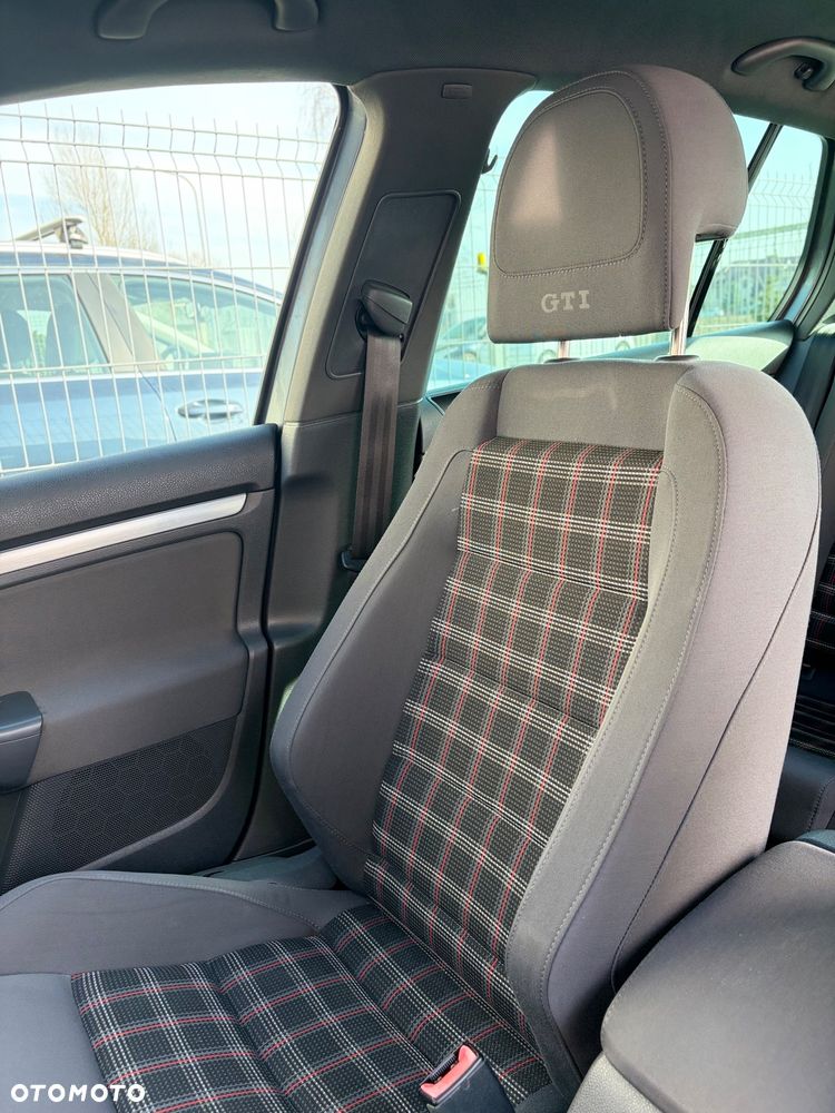 Volkswagen Golf 2.0 GTI - 18