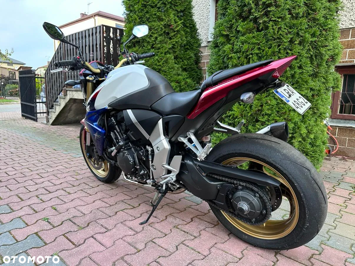 Honda CB - 12