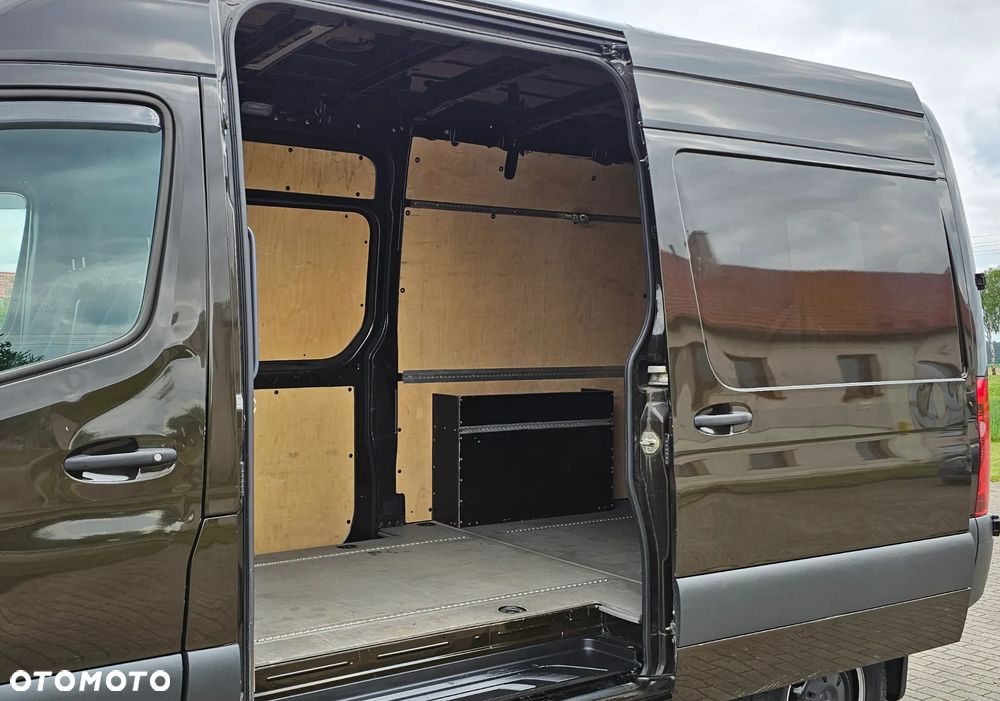Mercedes-Benz Sprinter - 21