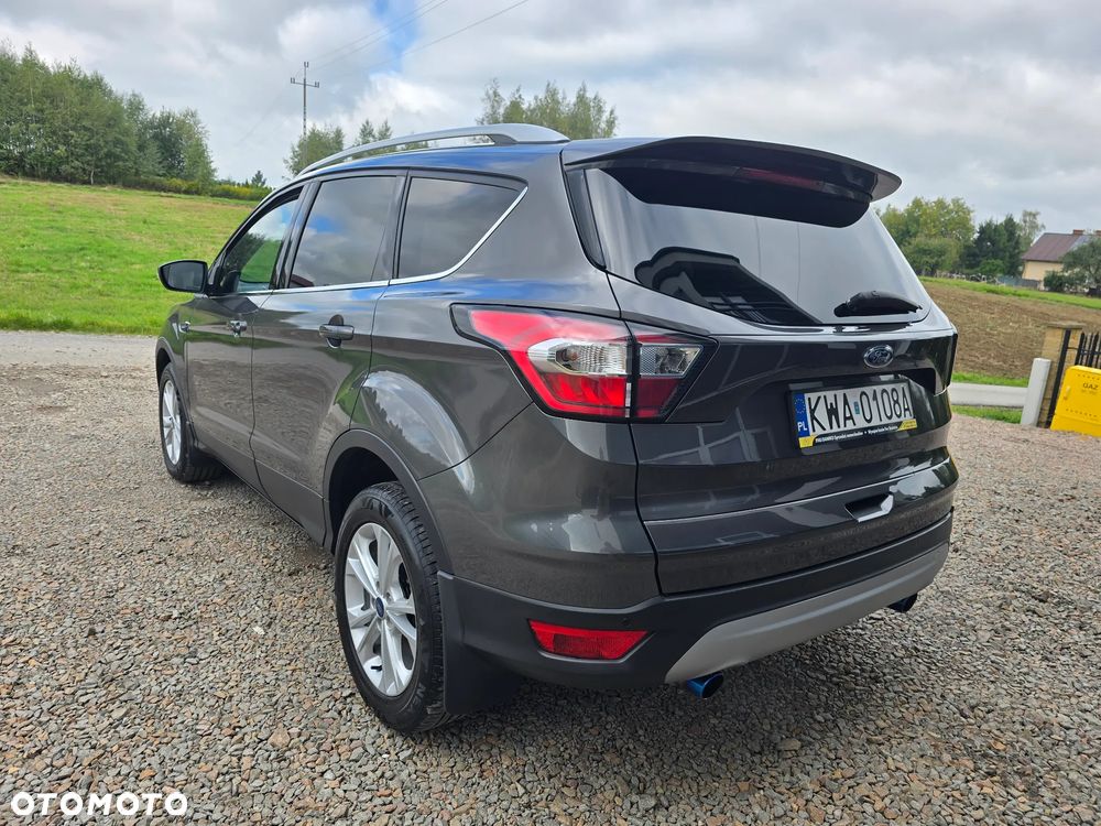 Ford Kuga 1.5 EcoBoost 2x4 Titanium - 5
