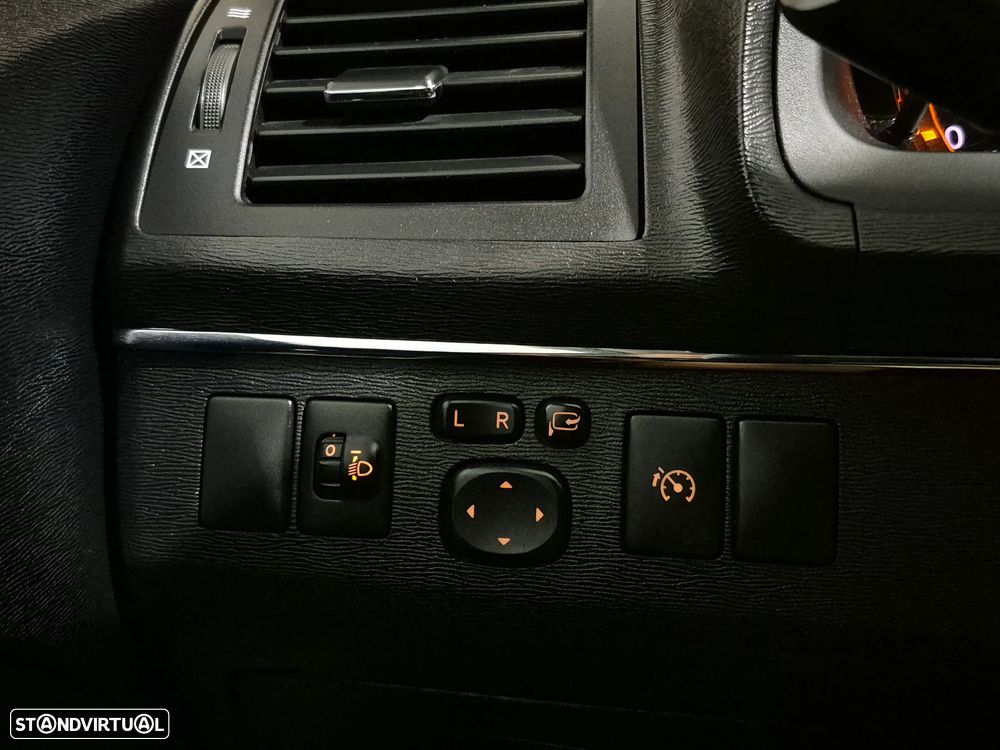 Toyota Avensis 2.0 D-4D Exclusive +Pele+GPS — fotografia 16