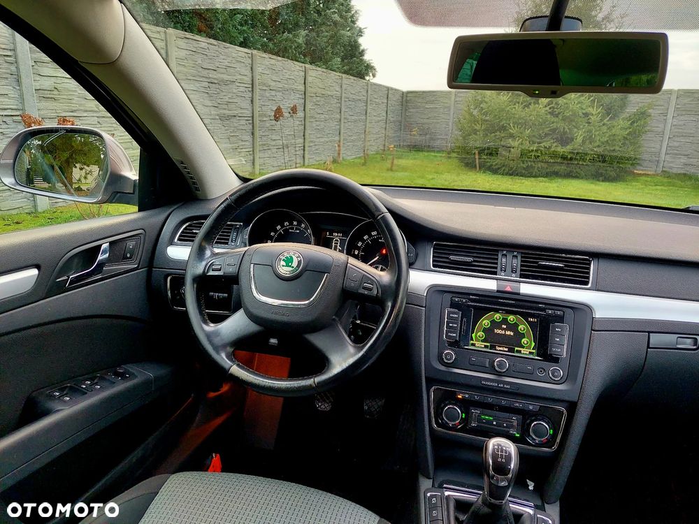 Skoda Superb 1.6 TDI GreenLine - 11