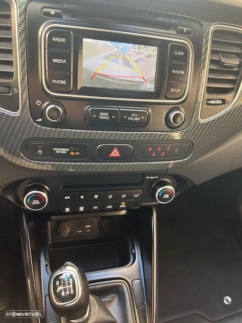 Kia Carens 1.7 CRDi ISG TX - 17