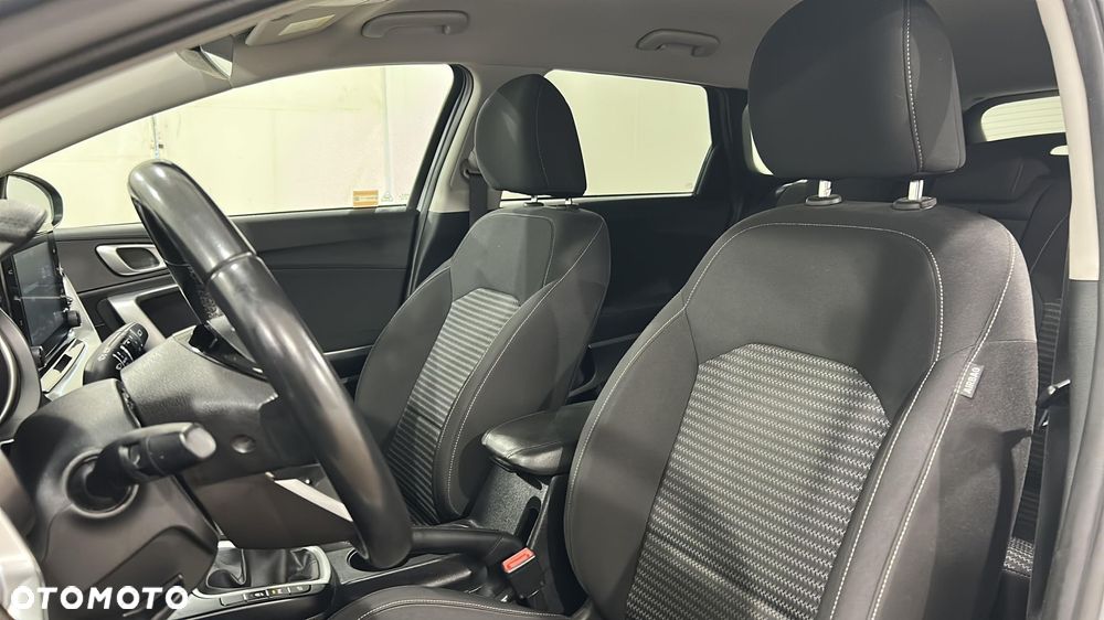 Kia Ceed 1.5 T-GDI M - 11