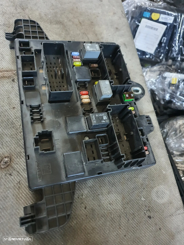CAIXA DE FUSIVEIS BSI OPEL ASTRA J / 365927271