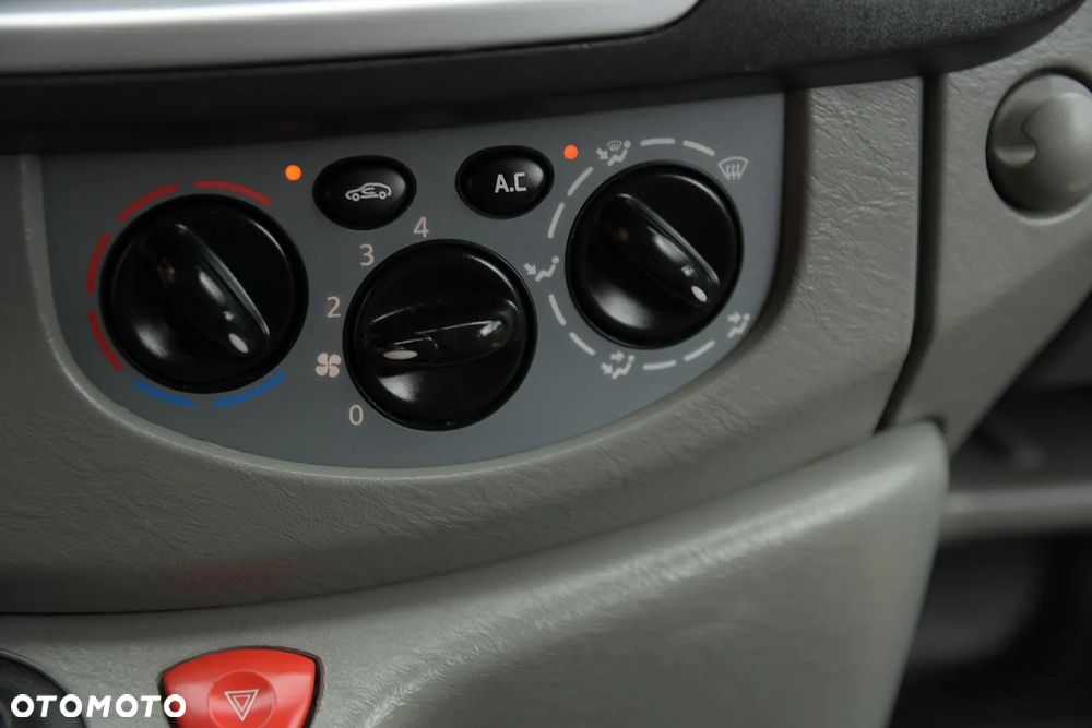 Opel Vivaro - 30