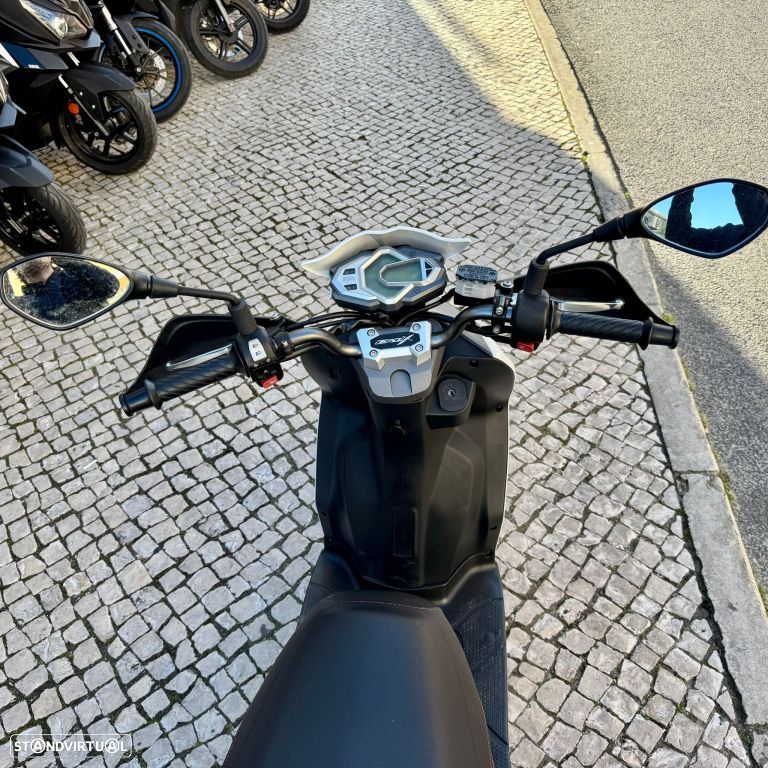 Sym FIDDLE CROX 50 - 8