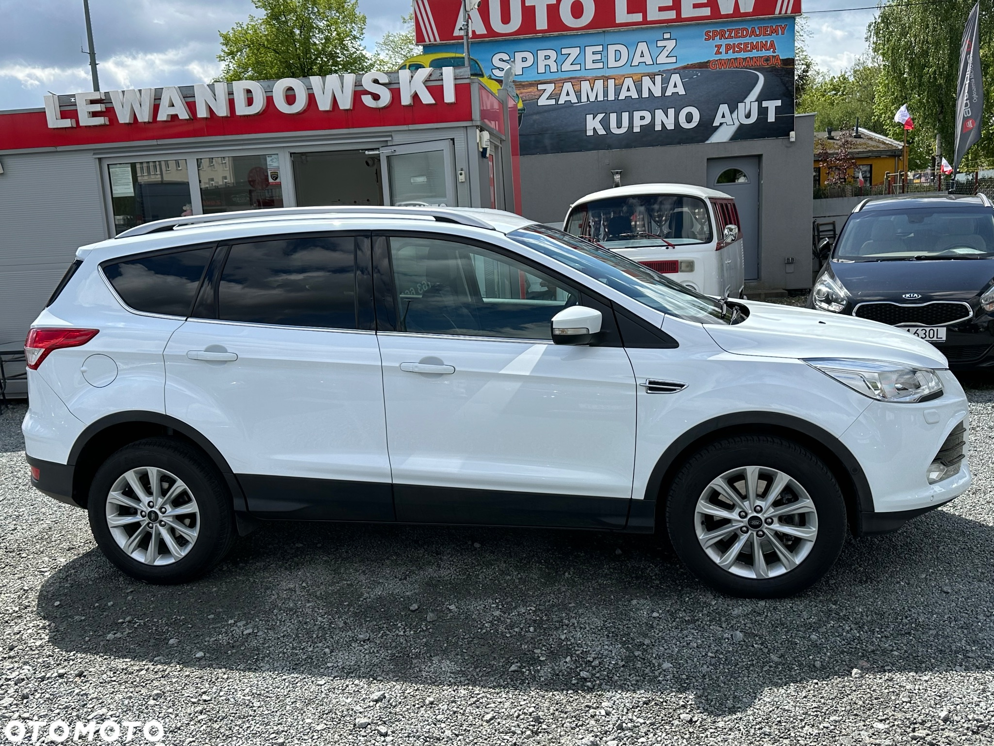 Ford Kuga 2.0 TDCi 2x4 Trend - 4