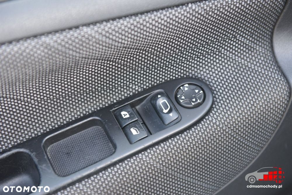 Peugeot 207 - 14