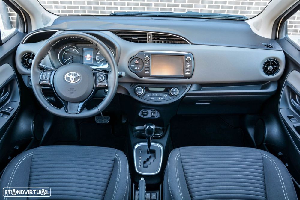 Toyota Yaris 1.5 HSD Square Collec.Bronze - 14