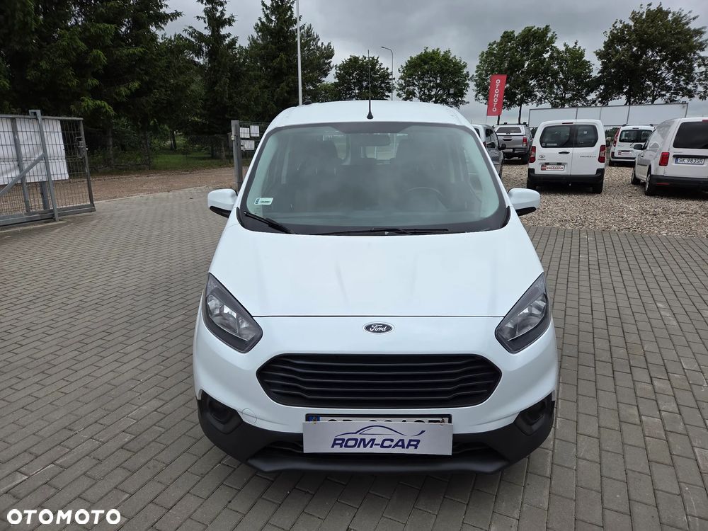 Ford Transit Courier - 10