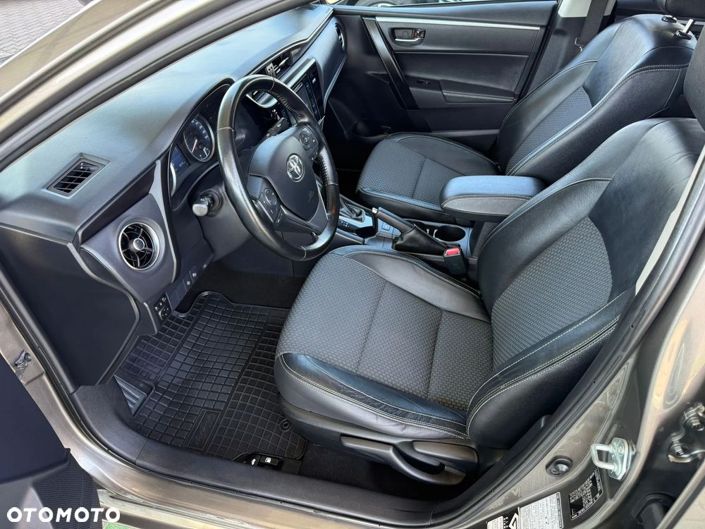 Toyota Corolla 1.6 50th Anniversary MS - 9