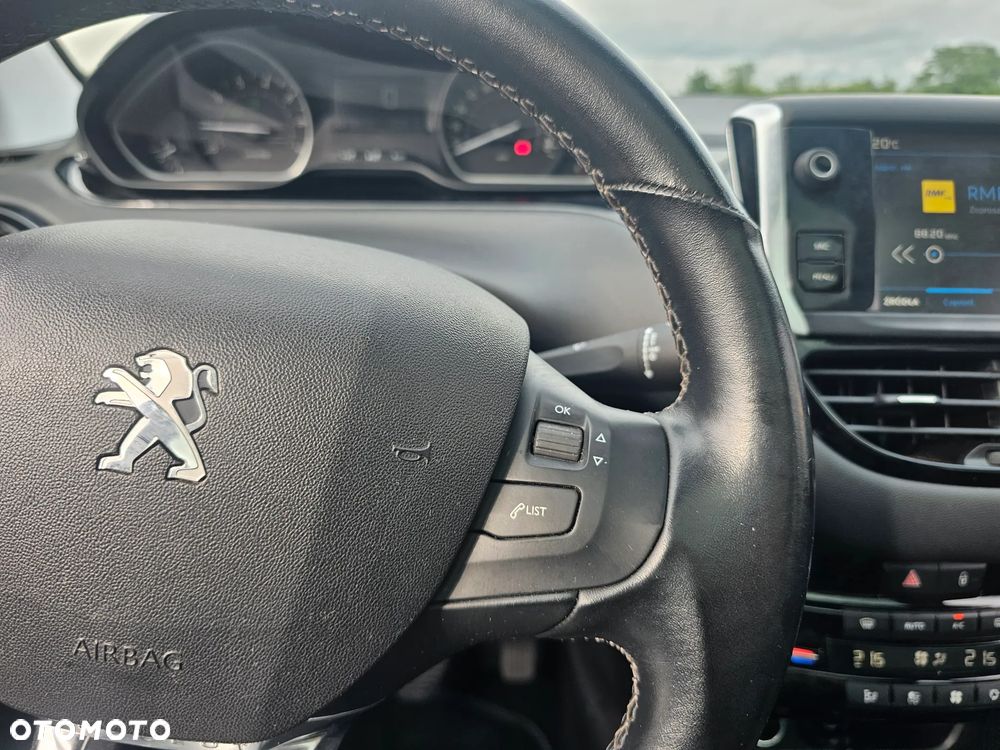 Peugeot 208 PureTech 82 Urban Move - 27