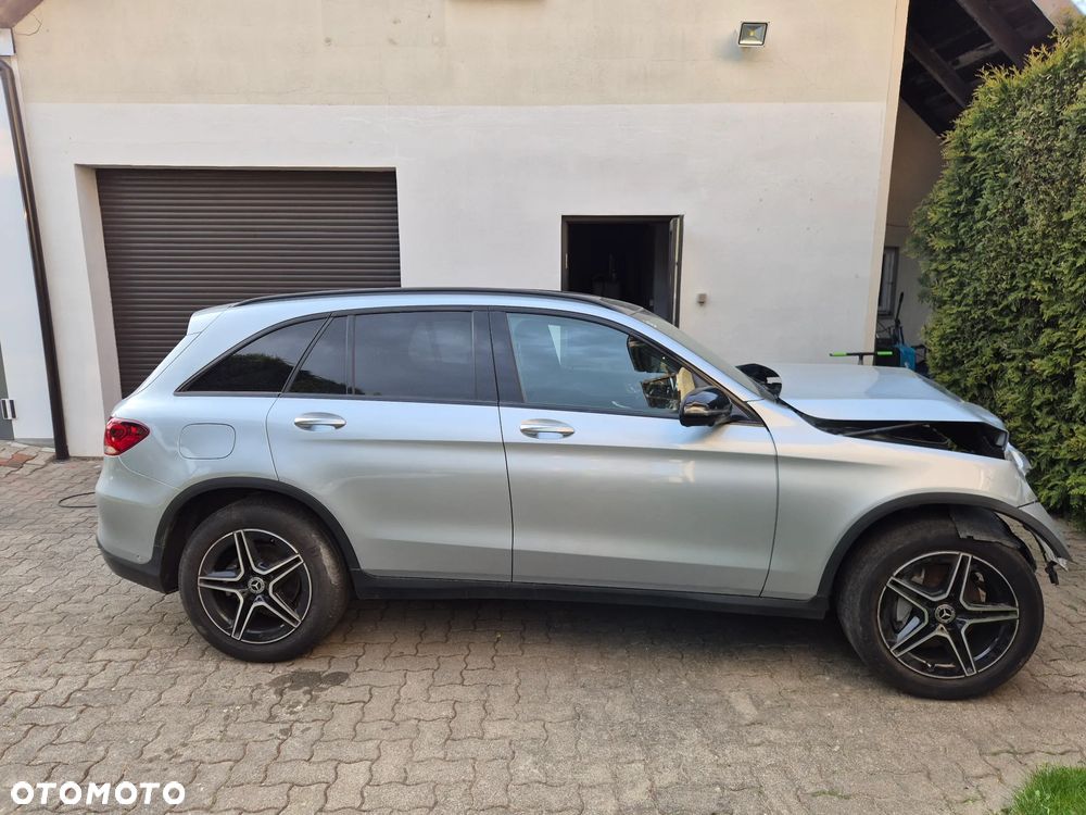 Mercedes-Benz GLC - 13