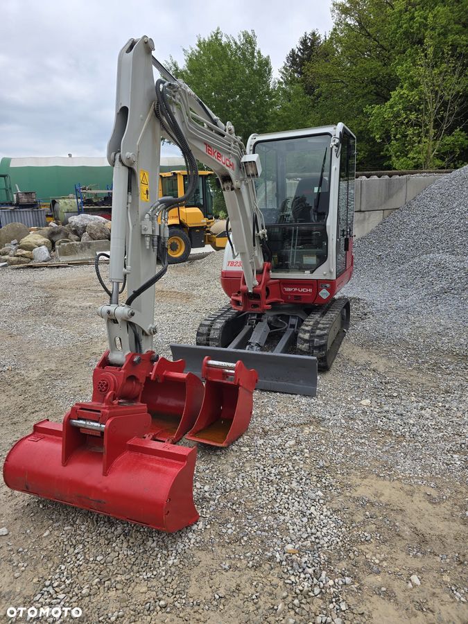 Takeuchi TB230 , ROK 2017 Powertilt 2 łyżki 300 mm 6oomm 1 łyżka skośna 1200 mm - 8
