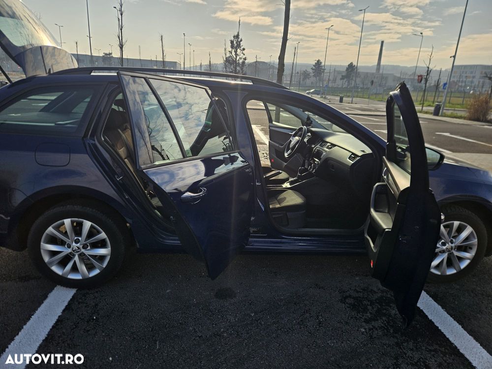 Skoda Octavia 1.6 TDI DSG Style - 12