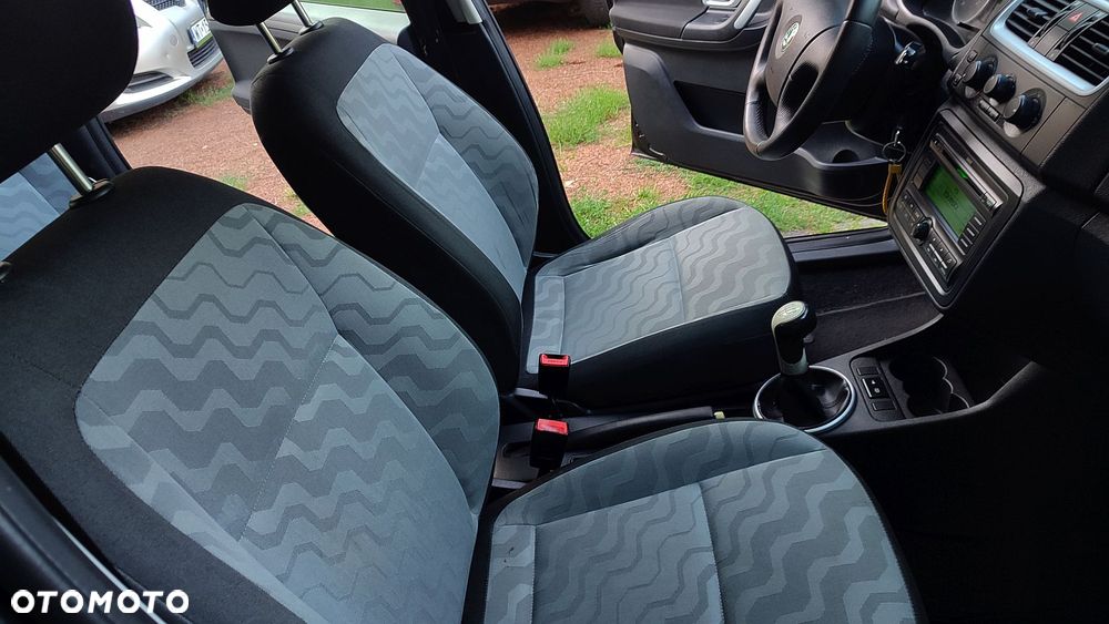 Skoda Roomster 1.4 16V Style PLUS EDITION - 22
