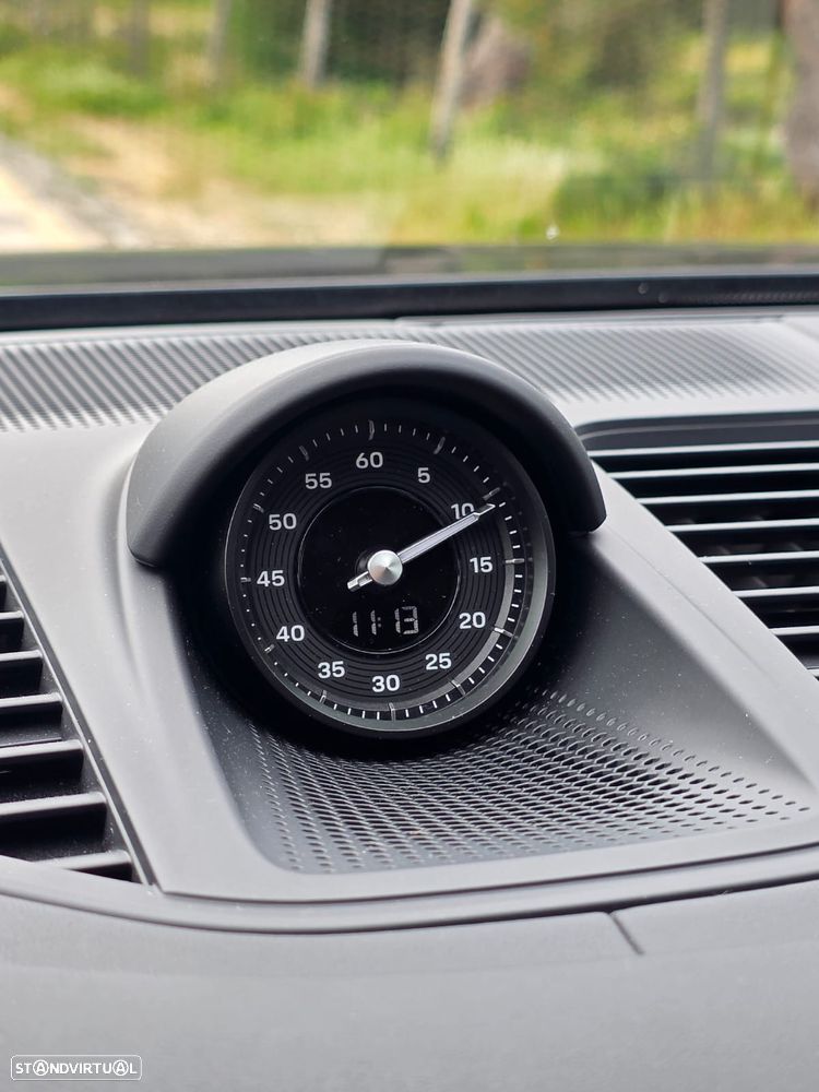 Porsche Panamera 4 E-Hybrid - 12