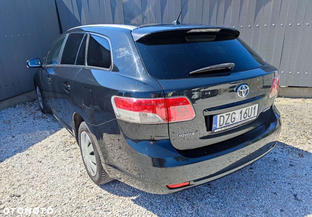 Toyota Avensis - 5