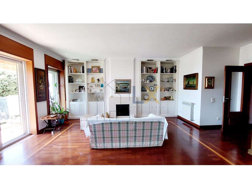 Excelente Apartamento T4 localizado na primeira linha da Praia em M... - Grande imagem: 4/27