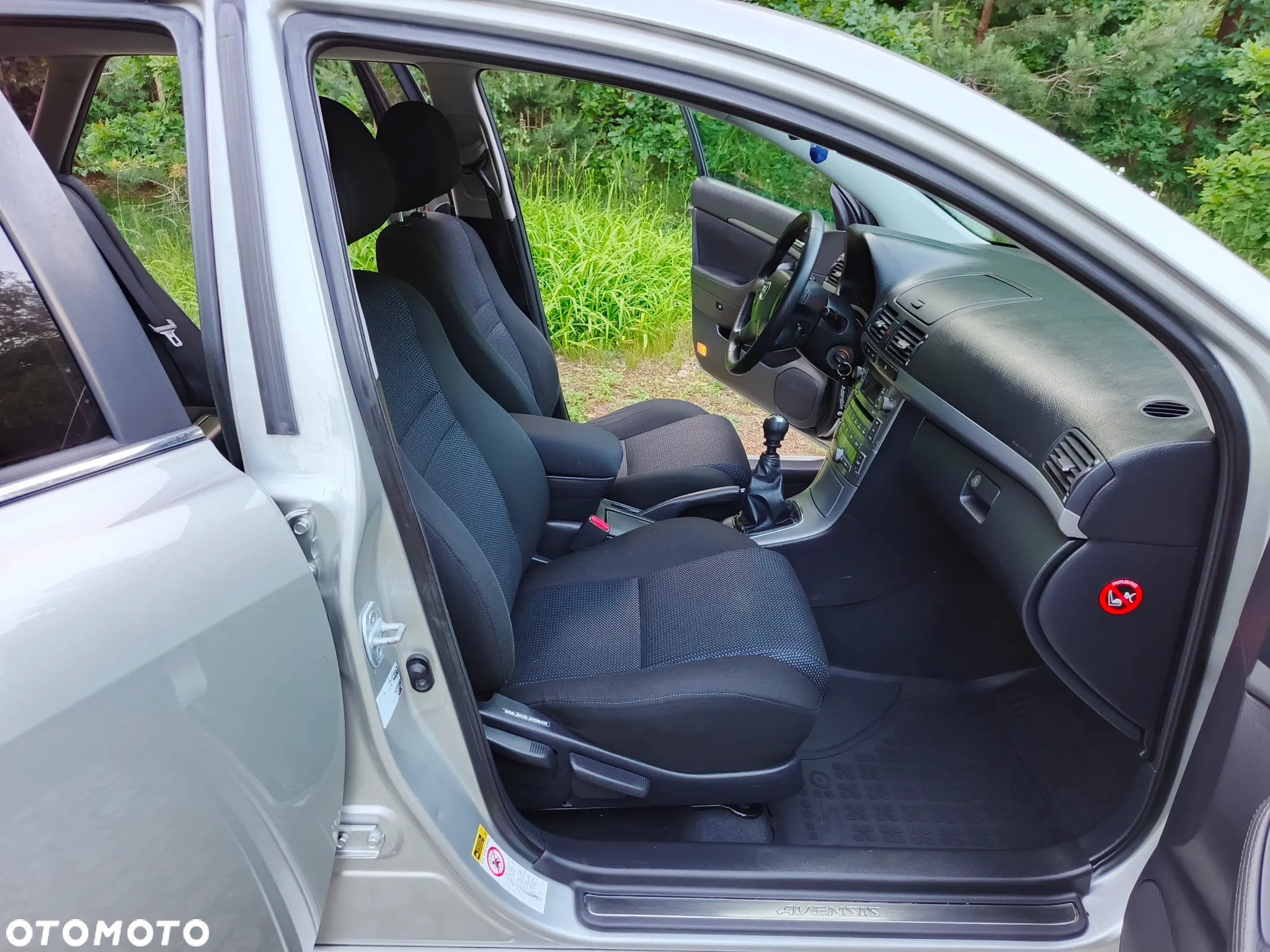 Toyota Avensis 2.0 D-4D Sol - 17