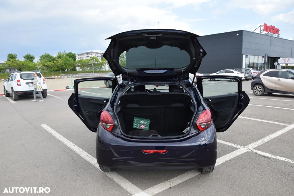 Peugeot 208 1.2 L PureTech Active - 8