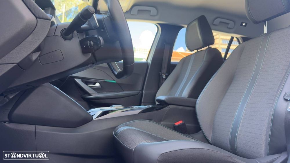 Peugeot 2008 1.2 PureTech Allure Pack EAT8 - 7