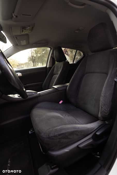 Lexus CT - 18