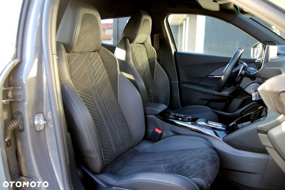 Peugeot 2008 1.2 PureTech GT Line S&S EAT8 - 28