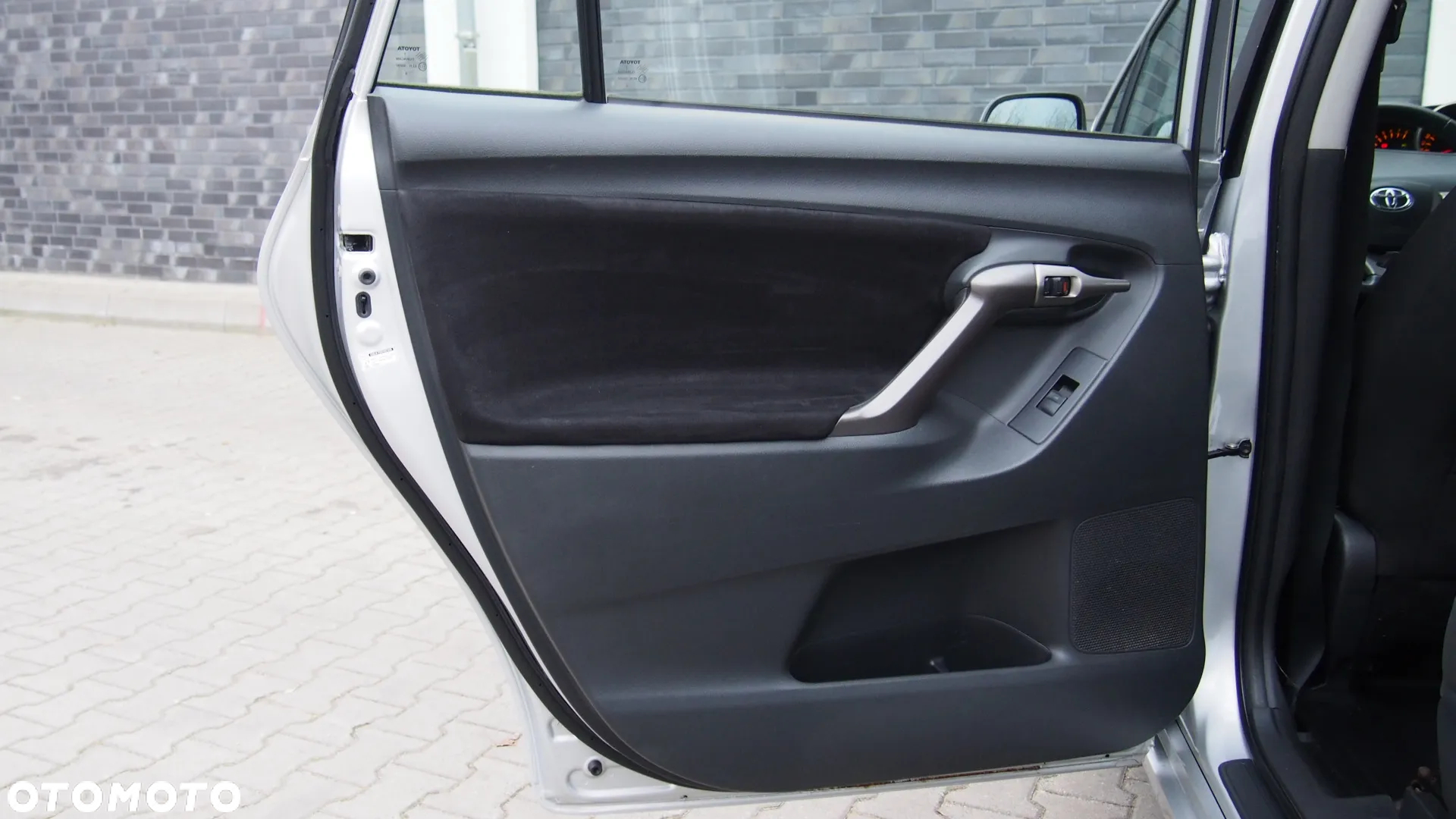 Toyota Verso 1.8 Sol plus 7os - 24