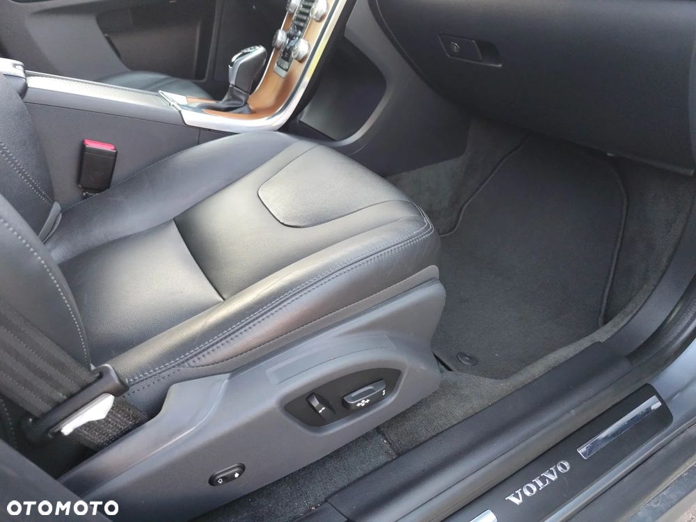 Volvo XC 60 T5 AWD Geartronic Inscription - 36