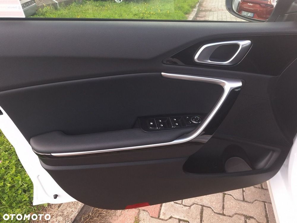 Kia Ceed 1.5 T-GDI Tribute DCT - 11