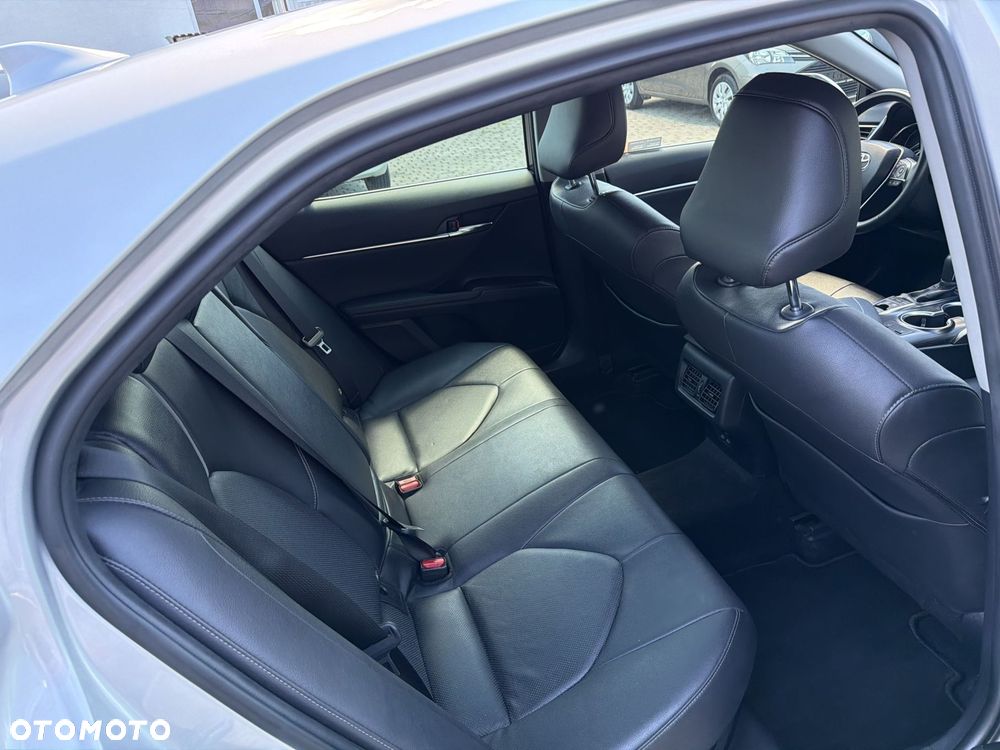Toyota Camry 2.5 Hybrid Executive CVT - 11