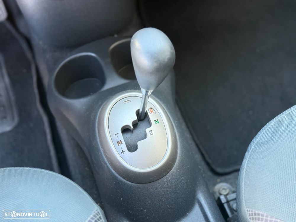 Toyota Yaris 1.0 Sol MMT AC - 8