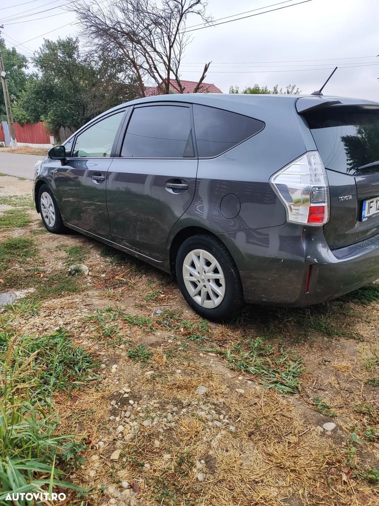 Toyota Prius+ (Hybrid) - 4