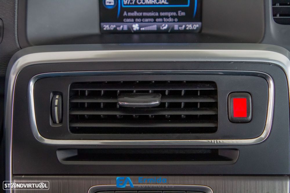 Volvo V60 2.0 D3 Momentum - 47