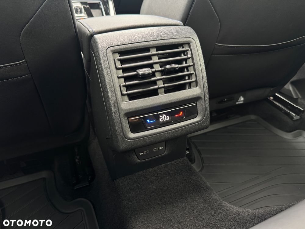 Volkswagen Golf 2.0 TSI 4Motion R DSG - 38