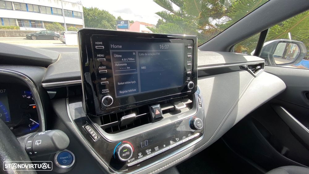 Toyota Corolla 1.8 Hybrid Comfort - 33