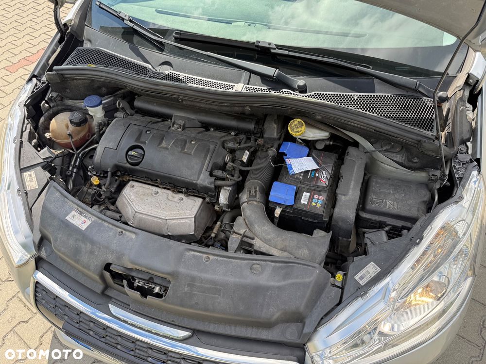 Peugeot 208 1.4 VTi Allure - 17
