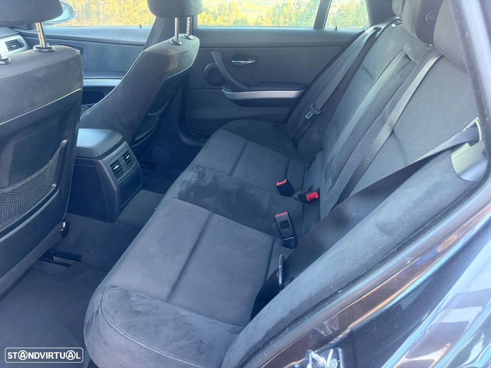 BMW 320 d xDrive Navigation - 20