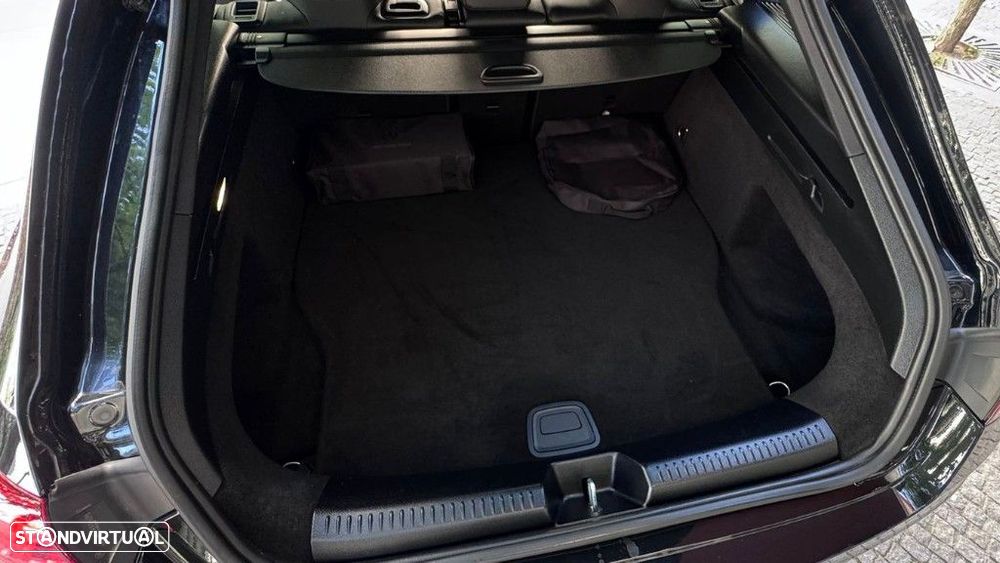 Mercedes-Benz CLA 250 e Shooting Brake AMG Line - 13