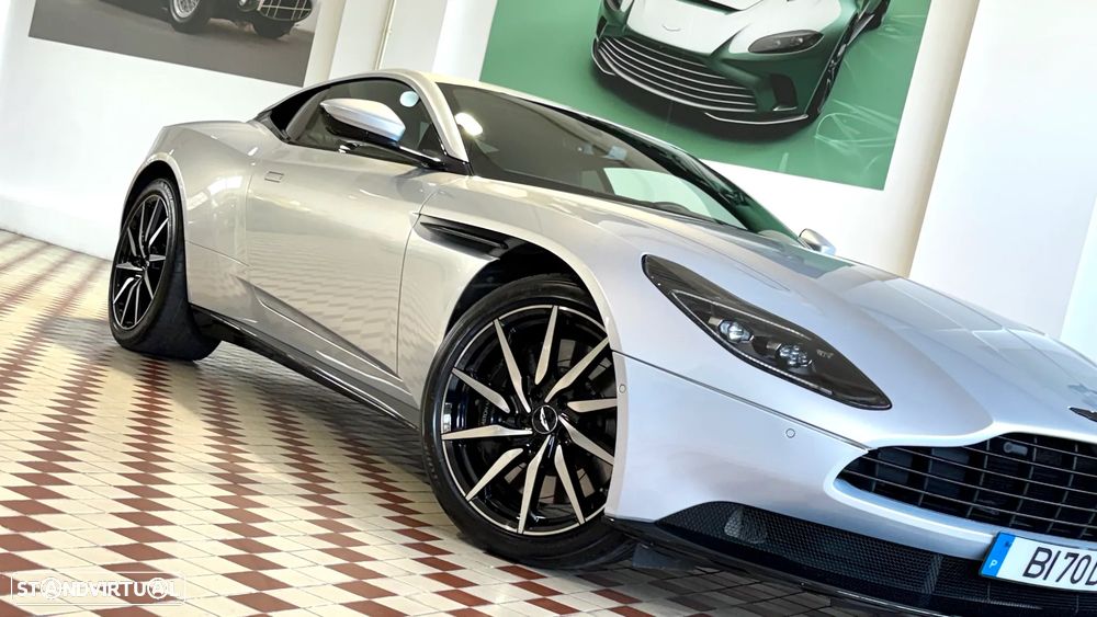 Aston Martin DB11 Coupé V8 - 5