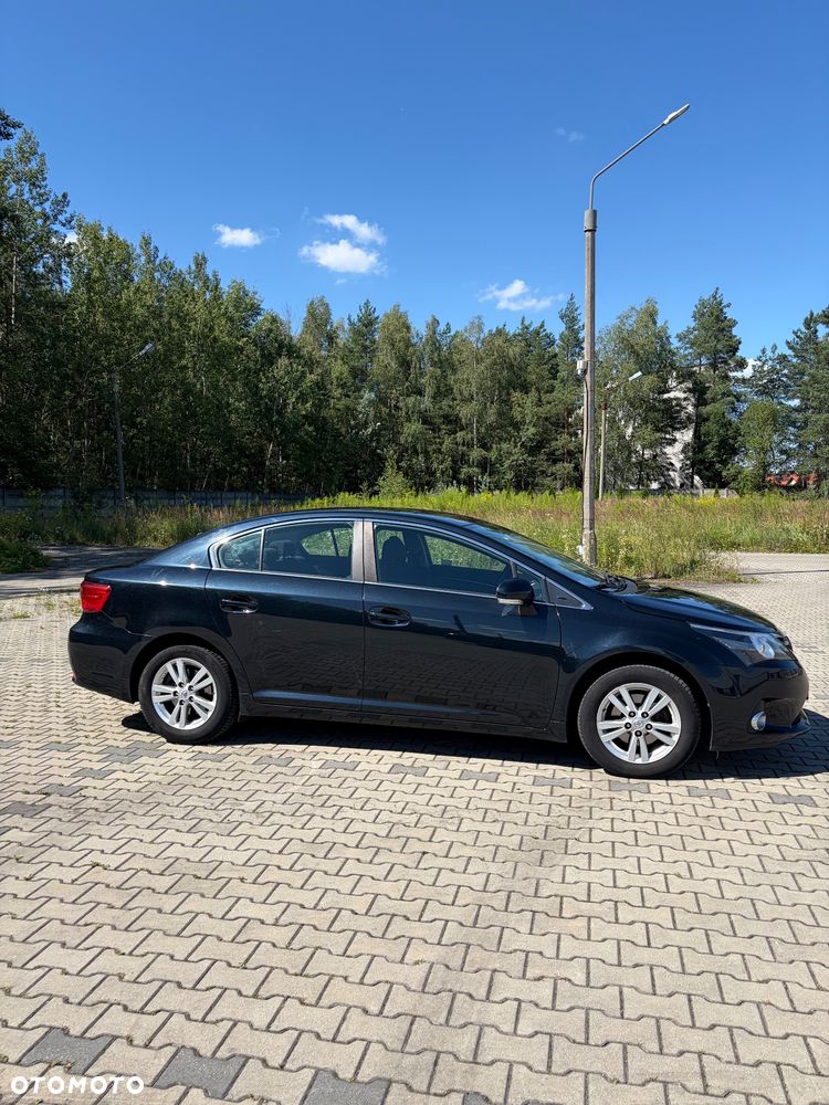 Toyota Avensis 1.8 Sol - 4