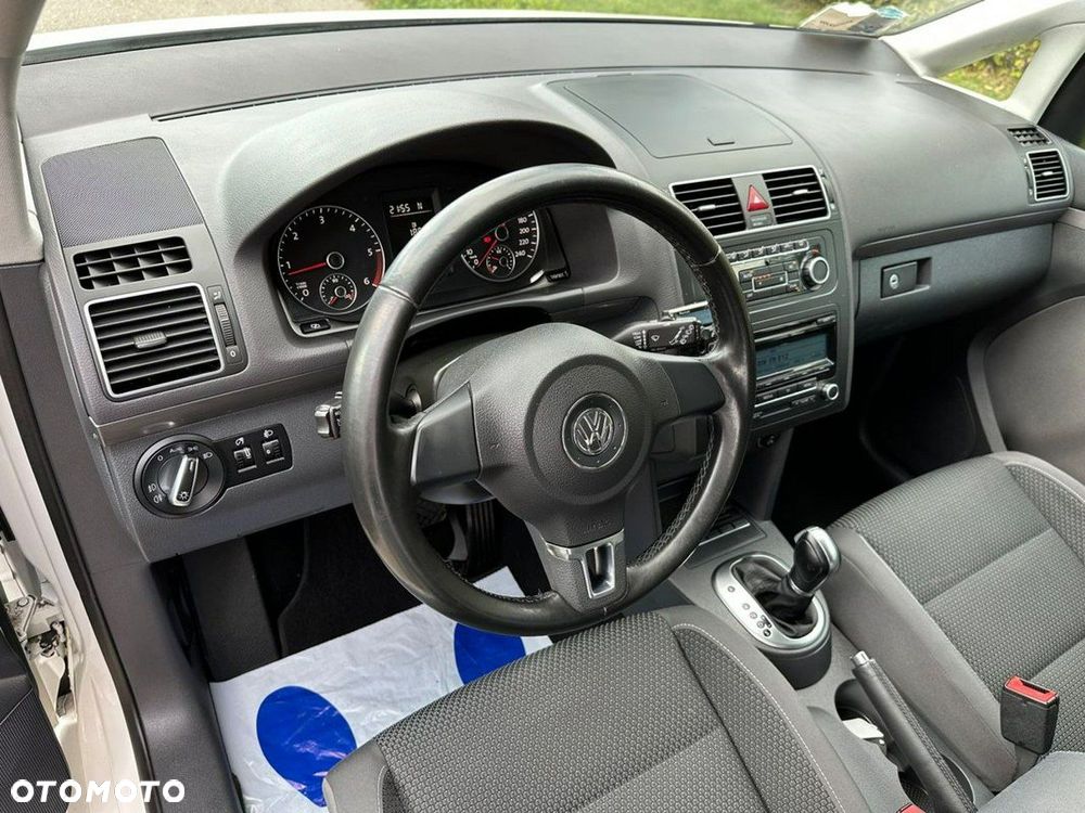 Volkswagen Touran - 21