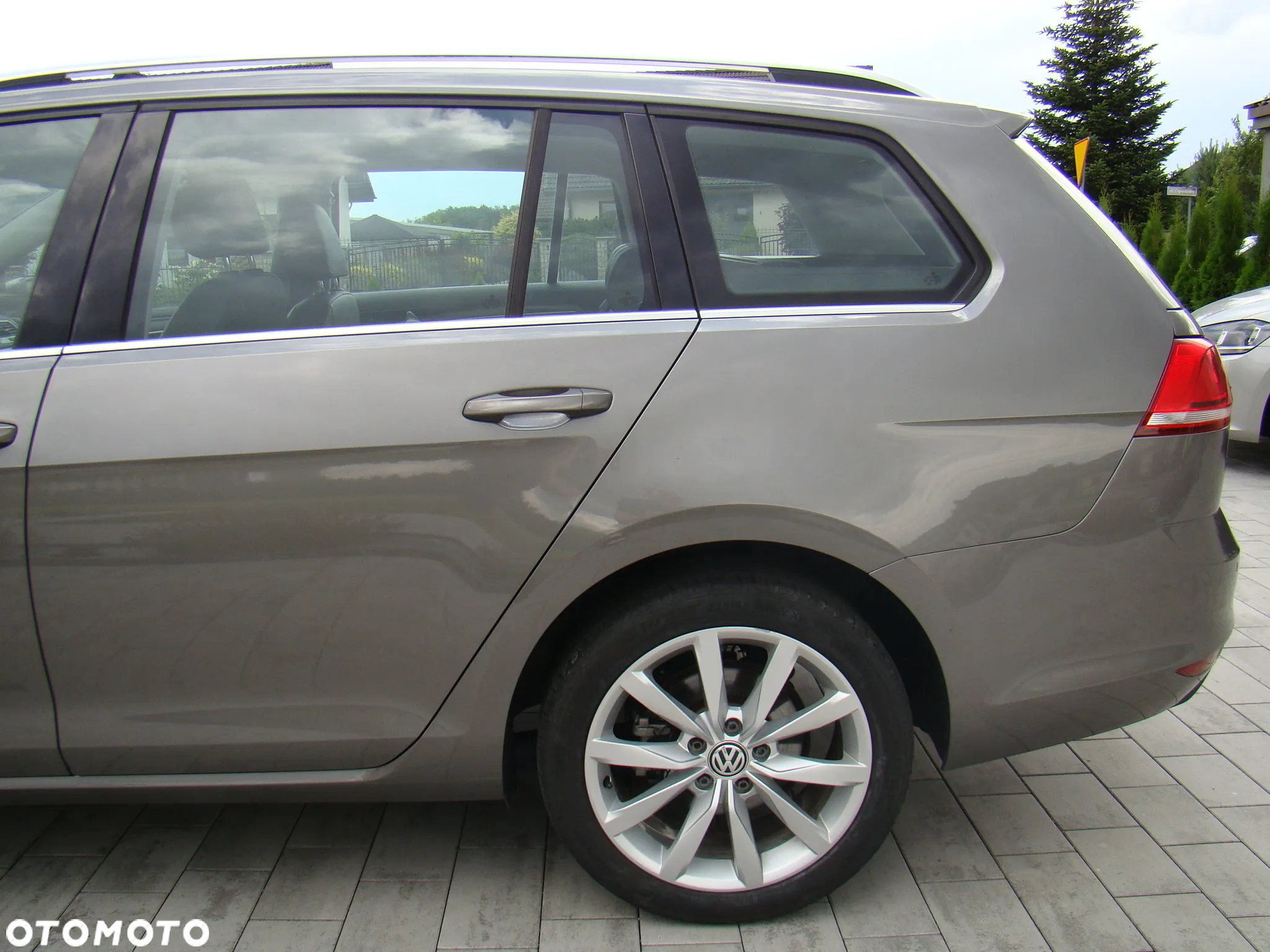 Volkswagen Golf Variant 2.0 TDI (BlueMotion Technology) Highline - 8