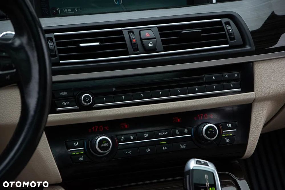 BMW Seria 5 520d Luxury Line - 29