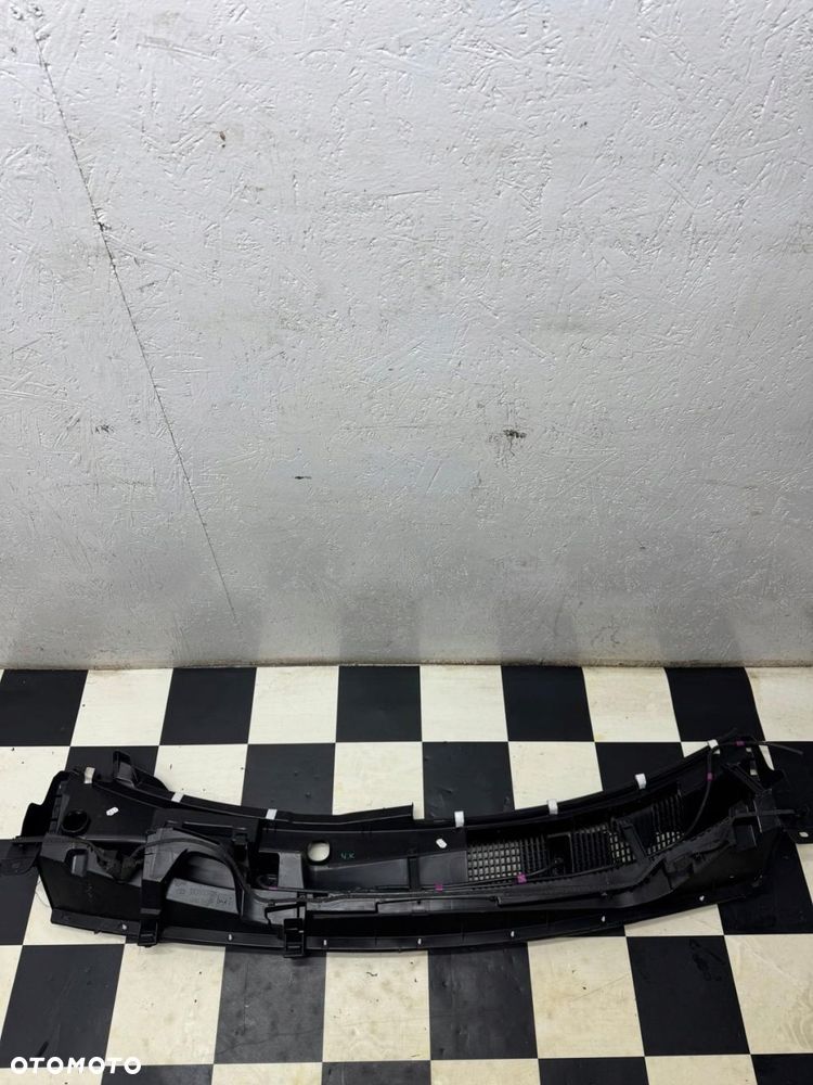 podszybie górne plastikowe yaris cross kross 55708-0d520 - 9