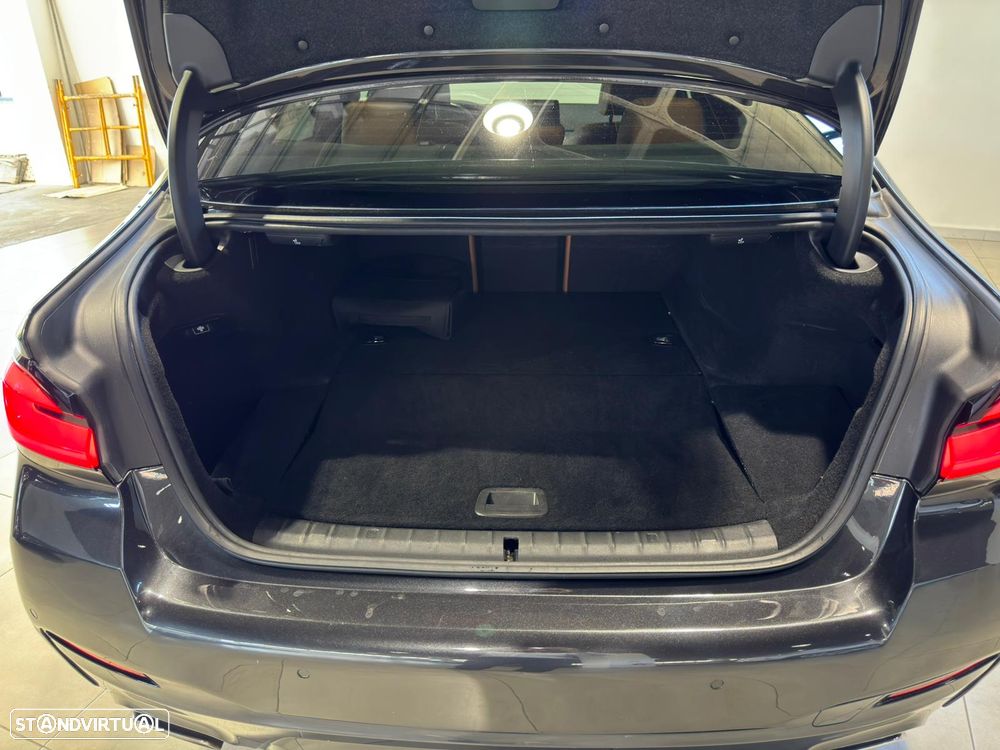 BMW 530 e Pack M - 37
