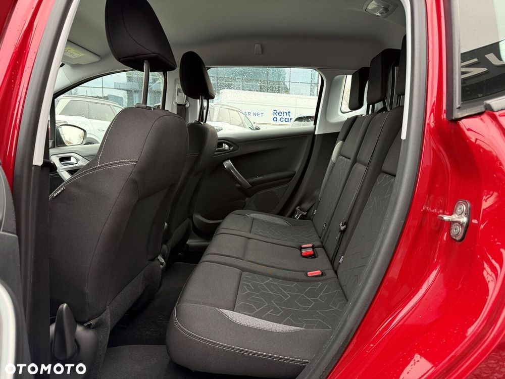 Peugeot 2008 1.2 Pure Tech Active S&S EAT6 - 10